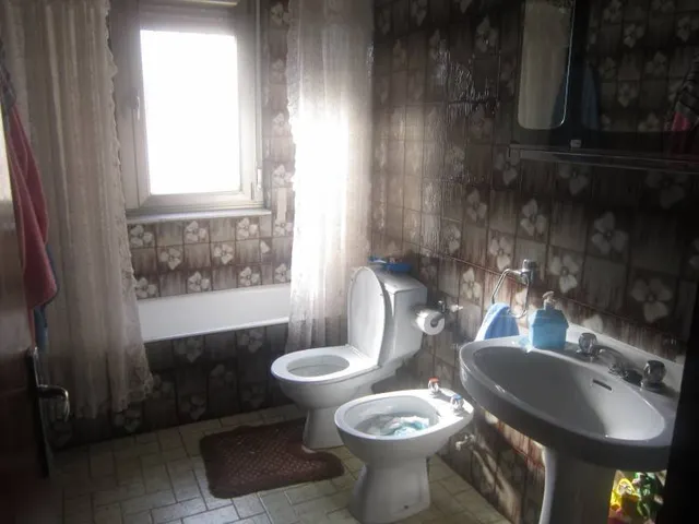 SE VENDE AMPLIA CASA EN GRAJAL DE LA RIBERA.7 HAB., SALÓN, COCINA, 2 BAÑOS, PARCELA 890 M2, COCHERA — 16