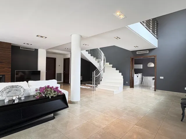 Exclusiva villa de lujo en Elda - la jaud - elegancia, modernidad y confort en entorno rural — 11