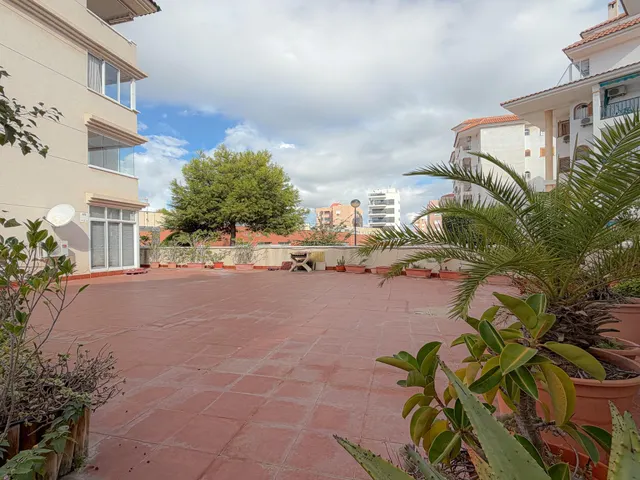 Parquemar! Exclusivo y Único, apartamento tipo bungalow con Colosal Terraza privada en urbanización privilegiada con preciosa piscina comunitaria (400 mts playa) — 7