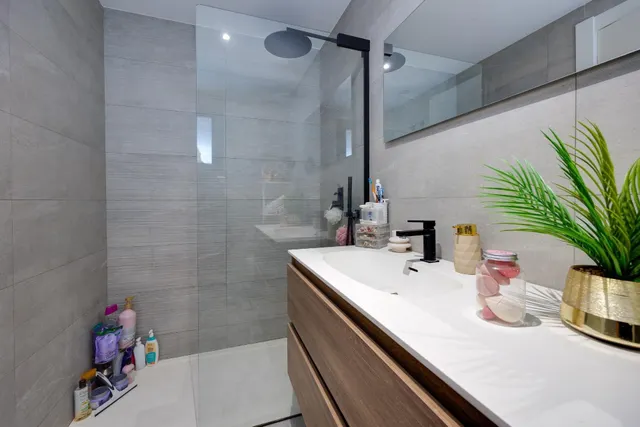 Impresionante apartamento de 3 dormitorios en el corazón de la ciudad — 18