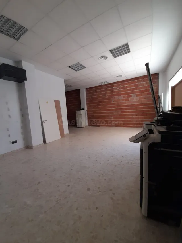 LOCAL COMERCIAL EN PLANTA BAJA MÁS SÓTANO. MÁLAGA. - foto 2