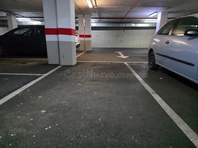 Plaza de garaje frente al corte ingles — 3