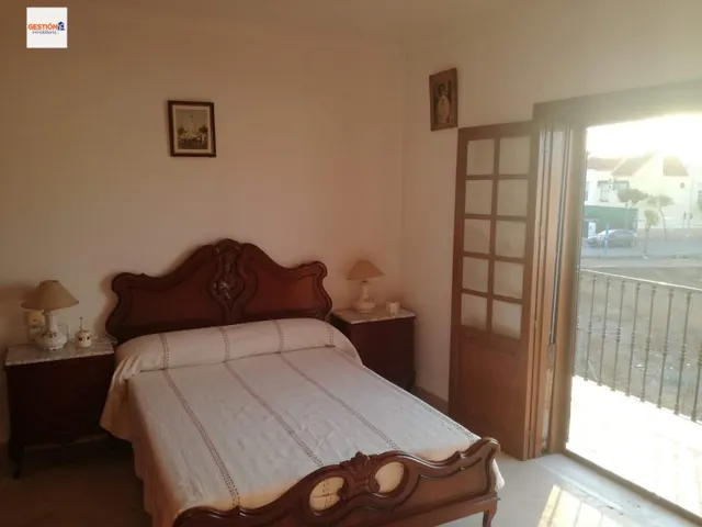 Casa independiente en parcela de 975 m2 con piscina — 20