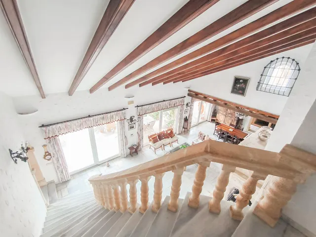 Amplio chalet independiente estilo clásico en zona Finestrat pueblo - www.inmobiliarialesdunes.com — 17