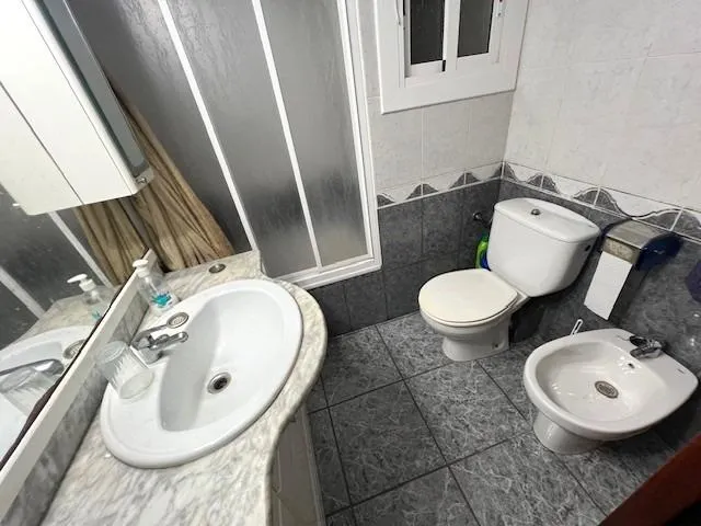 PISO  CON PARKING EN VENTA EN ESPLUGUES , C/ VIDAL I RIBAS — 7