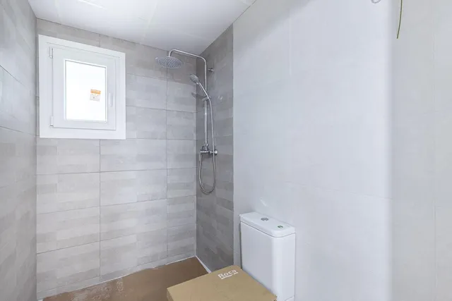 OBRA NUEVA EN LOJA — 12