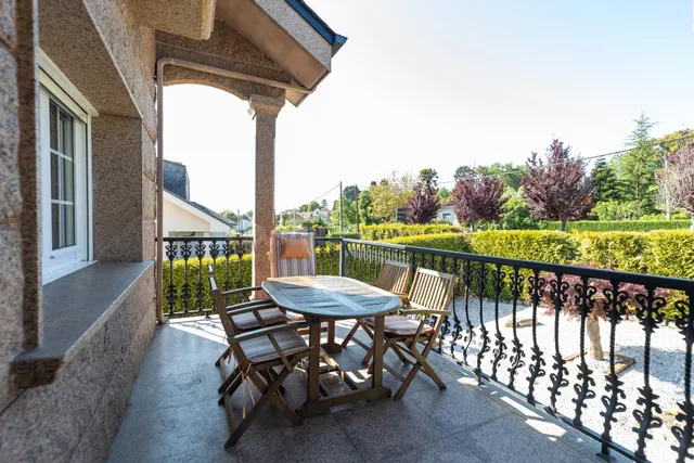 Exclusiva vivienda en Oleiros - foto 3