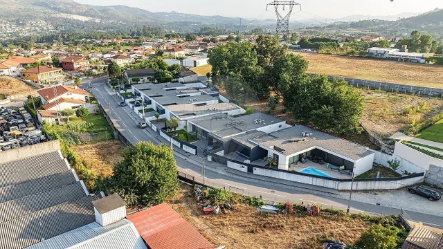 Chalet 3 habitaciones 306m² en venta - Campos e Louredo — 35