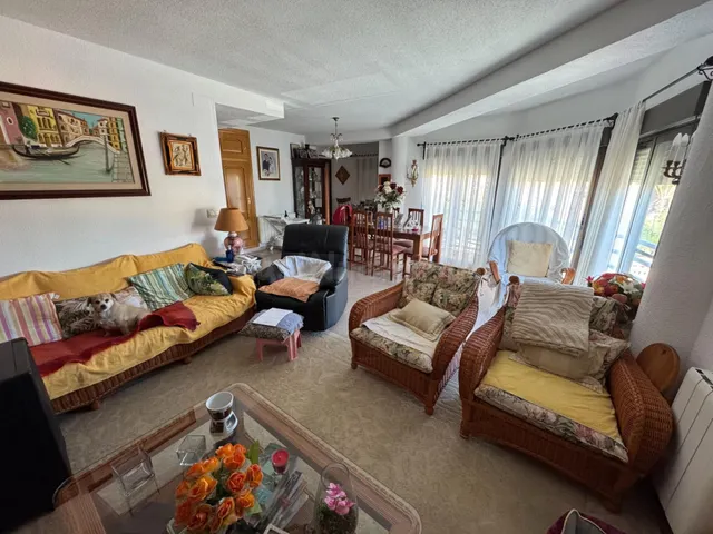 Vivienda Unifamiliar con dos pisos independientes — 2