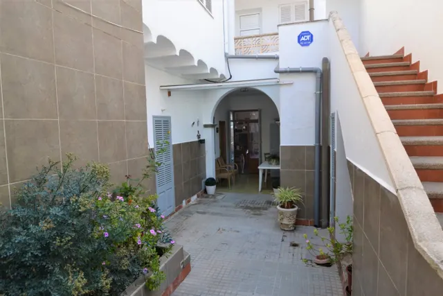 Casa de dos plantas en frente del mar — 17