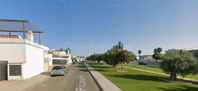 CASA EN BURGUILLOS
