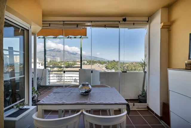 Apartamento en 4a Planta con vistas al mar y montaña en Señorío de Aloha — 25