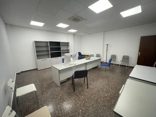 LOCAL COMERCIAL A ROQUETES DE 195m2 — 16