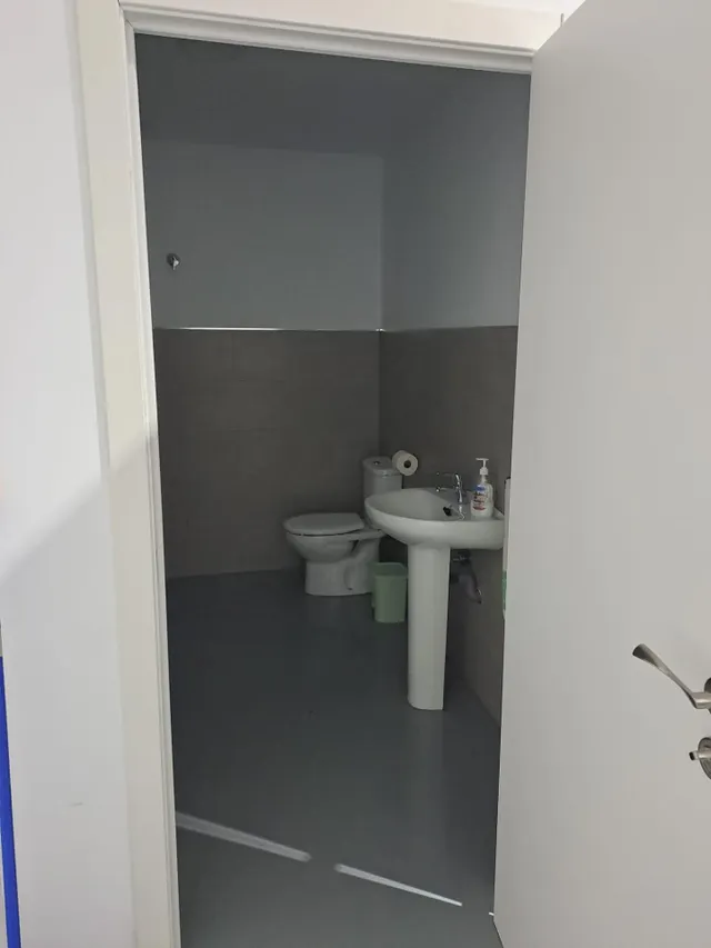 LOCALES COMERCIALES EN ALQUILER EN RESIDENCIAL PORTOFINO EN ALMERIMAR — 22