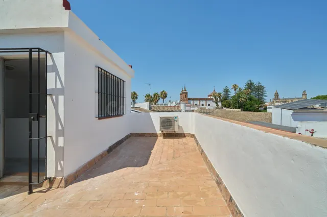 PISO EN EL CENTRO DE JEREZ CON TERRAZA — 3