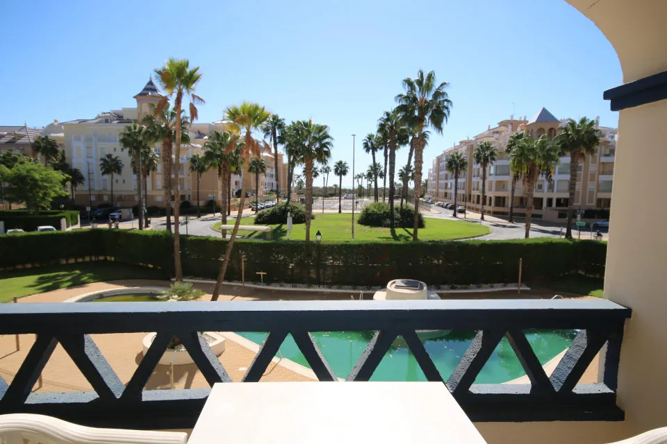 Apartamento con 2 suites y terraza en Residencial El Faro, Isla Canela