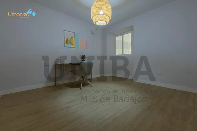 Piso totalmente reformado en el casco antiguo, junto a puerta palmas — 9