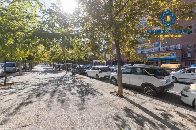 Local en venta junto al instituto Zaidín Vergeles – Listo para empezar tu negocio — 18