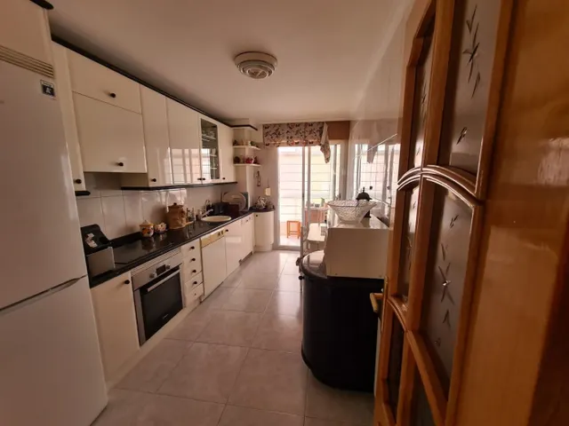 SE VENDE  PISO AMUEBLADO, 132 M2 EN LA BAÑEZA, 3 HAB., 2 BAÑOS, TERRAZA, ASCENSOR., — 7