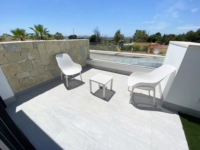 CHALET DE DISEÑO INDEPENDIENTE — 16