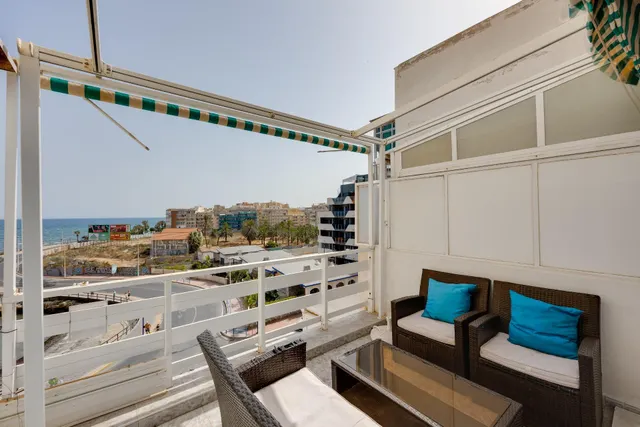 Apartamento de dos dormitorios, en primera línea, con fantásticas vistas al mar — 9