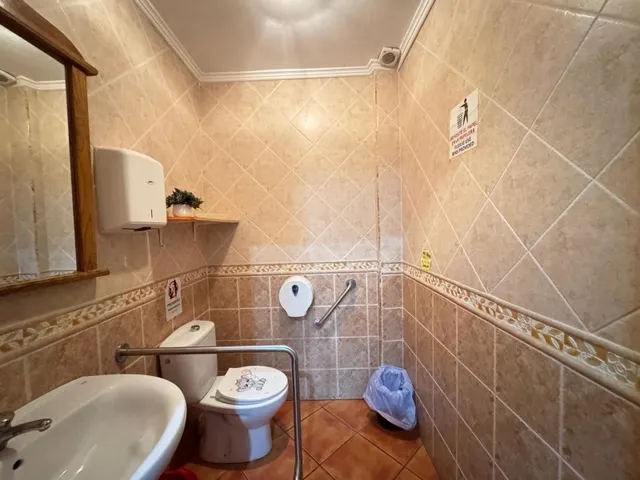 Local comercial 159m² en venta - Estacion de autobuses — 32