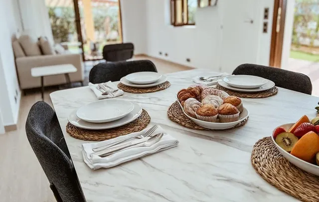 Villa de 4 dormitorios, 3 baños, solarium y jardín en Desert - foto 3