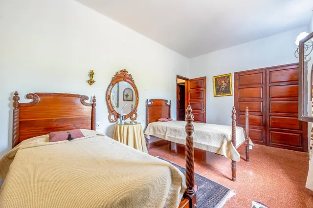 Casa con encanto en tafira, amplia parcela y construcciones auxiliares — 32
