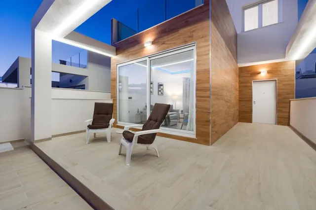 Villa moderna de 3 dormitorios con piscina privada en Aguas Nuevas, Torrevieja — 4