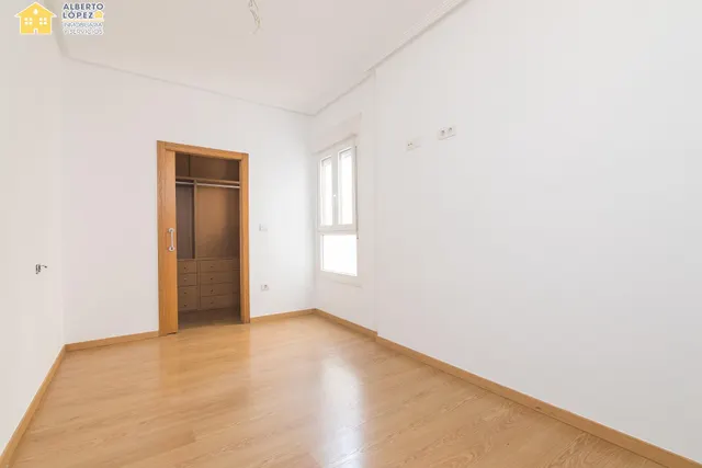 PISO DE 102 METROS CONSTRUIDOS  3 DORMITORIOS, 2 BAÑOS Y VESTIDOR EN EL ALTET — 17