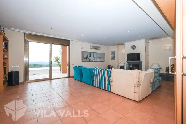 Villa de lujo con piscinas y finca de 6 ha en Sant Feliu de Codines — 23