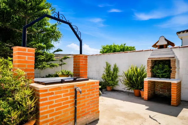 Chalet con amplia parcela en El Sotillo — 10