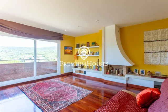 Exclusiva casa con jardín, piscina y espectaculares vistas al mar en Sant Andreu de Llavaneres — 36