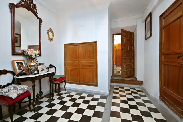 Calle Arriola junto San Juan de Dios — 38