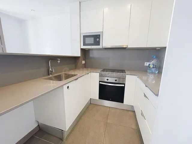 Piso luminoso con balcón en Paral·lel — 4