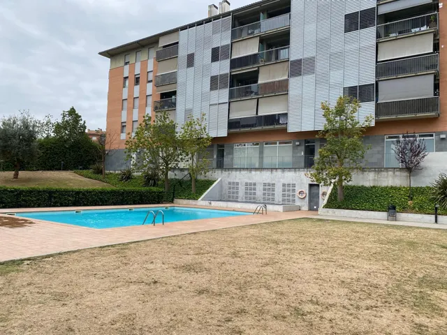 Piso en Venta Exterior con Piscina Comunitaria e Inquilino — 9