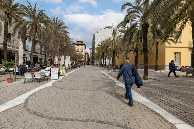 Oportunidad única en pleno corazón de Granada: luminosidad, ubicación y un enorme potencial de transformación — 47