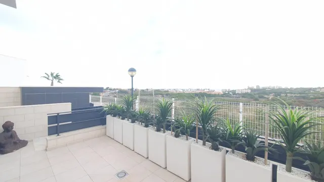PRECIOSO Y LUJOSO QUAD CON PISCINA COMUNITARIA Y GARAJE PRIVADO — 15