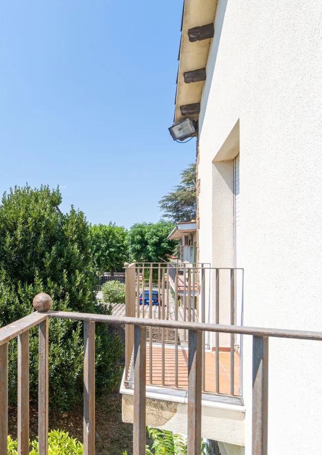 Casa rústica con gran jardín en Bon Relax, Sant Pere Pescador — 39