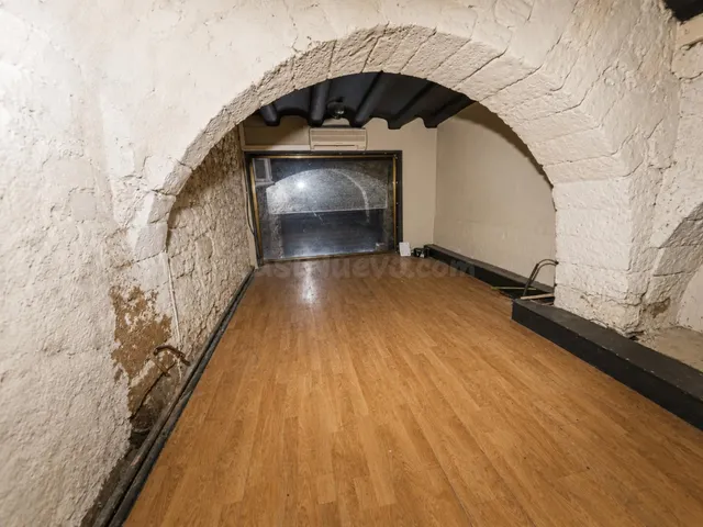 SE VENDE LOCAL COMERCIAL EN MANRESA, ZONA CARRETERA DE VIC - foto 2
