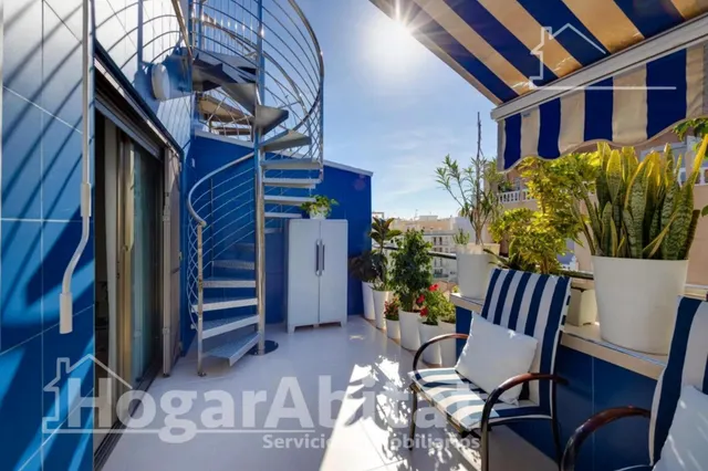 PRECIOSO ÁTICO CON DOS TERRAZAS, GARAJE Y PISCINA JUNTO AL MAR — 24