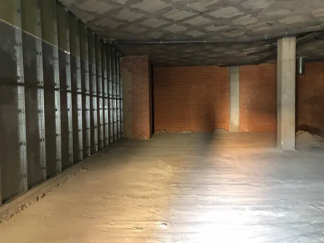 LOCAL COMERCIAL EN VENDA D'ENTITAT BANCARIA — 6