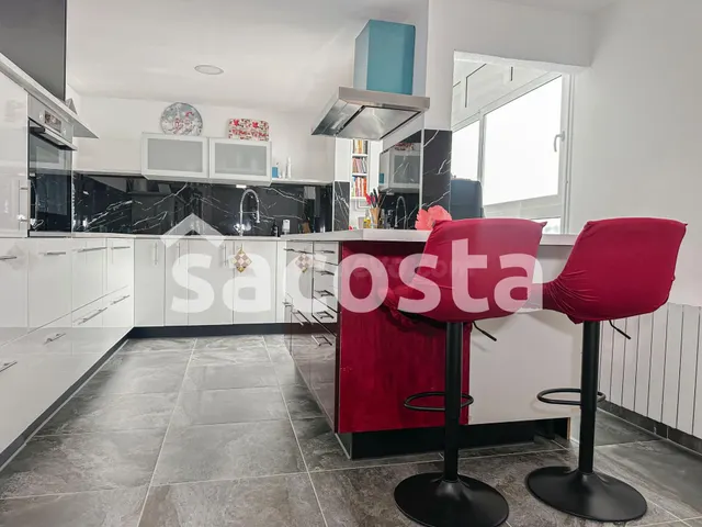 Amplio piso en Els Pavos, Blanes – Espacio y comodidad en un - foto 5
