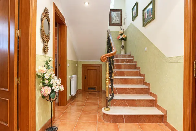 VENDE EN EXCLUSIVA CHALET INDEPENDIENTE EN COÍN — 25