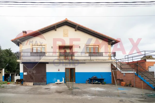 CASA CON NAVE INDUSTRIAL Y TERRENOS EN AJO - foto 2