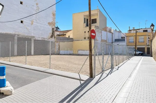 SOLAR URBANO DE 405 M2 EN ORIHUELA CENTRO SOLAR URBANO EDIFI