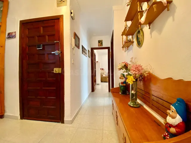 Vivienda amplia con patio-jardín, 5 habitaciones y trastero — 7