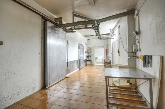 Nave en venta en O´Vilar (Guísamo) — 25