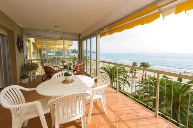 Apartamento frontal en el Paseo Marítimo del Torreón - Benic