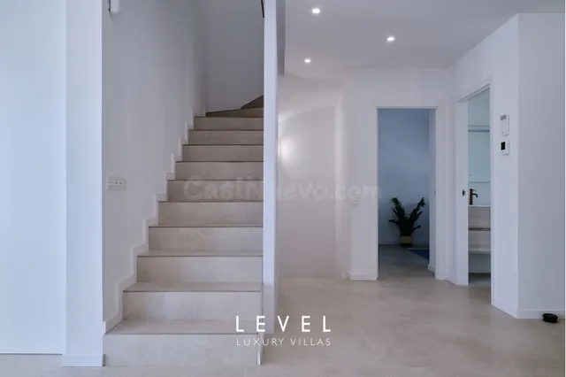 Chalet 4 habitaciones 300m² en venta - Urbanizacion cumbres  - foto 4